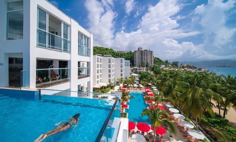 S Hotel Jamaica