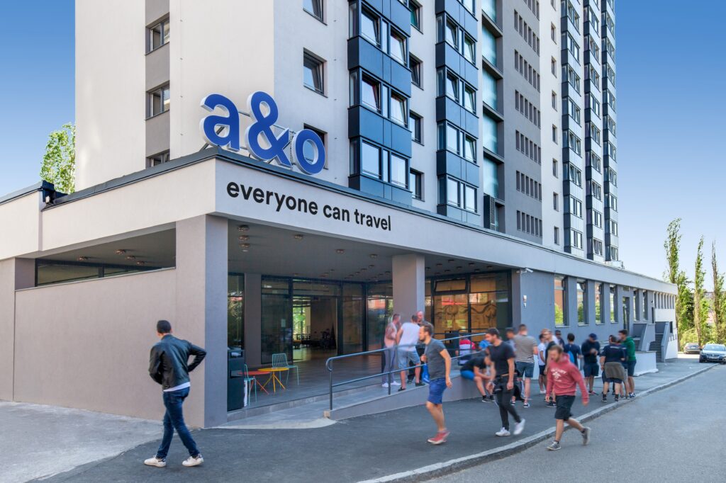 Vstup do hotelu a&o Rhea v Praze–Malešicích. Foto: a&