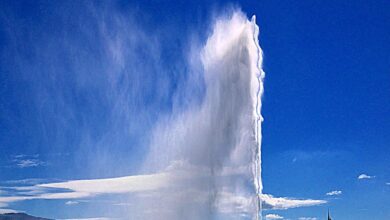 Pokud si nejste jisti, kde jste se právě probudili, důkladně se rozhlédněte. Spatříte-li prýštit proud vody ze země, nacházíte se patrně na Islandu. Jestliže voda prýští z jezera, nacházíte se v Ženevě. Foto: PIxabay